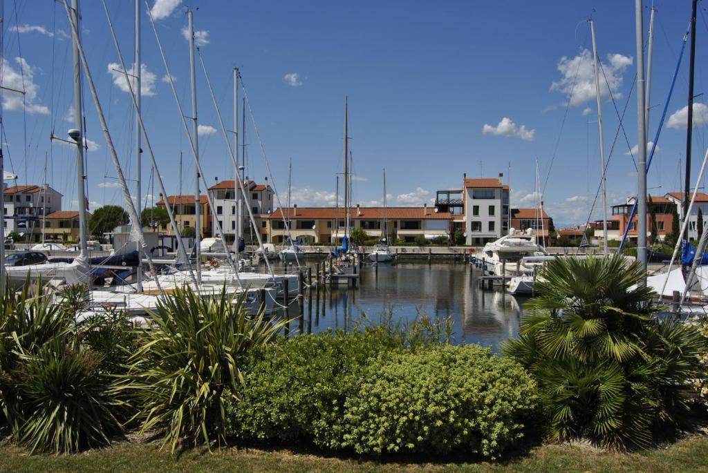 Residence Maestrale Caorle Esterno foto